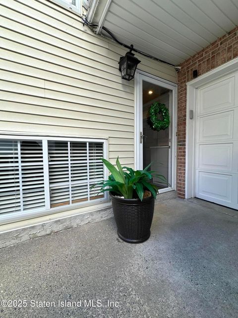 Photo of Staten Island, NY 10309 (MLS # 2500160)