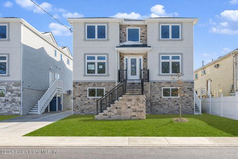 Photo of 437 Brighton Street, Staten Island, NY 10307 (MLS # 2601252)