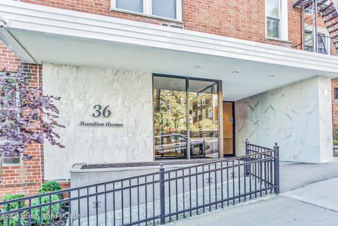 Photo of 36 Hamilton Avenue #6h, Staten Island, NY 10301 (MLS # 2505507)