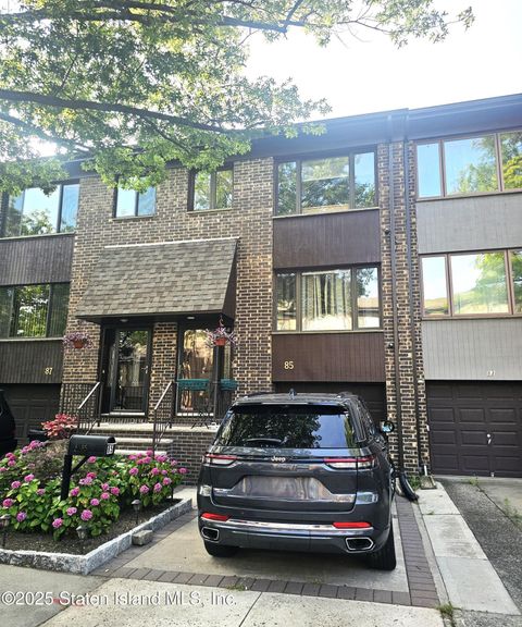 Photo of 85 Dogwood Lane, Staten Island, NY 10305 (MLS # 2504329)
