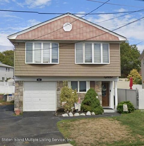 Photo of 81 Rockville Avenue, Staten Island, NY 10314 (MLS # 1159680)