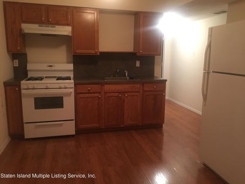 Photo of 249 Warwick Avenue, Staten Island, NY 10314 (MLS # 1159345)