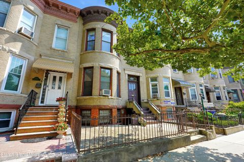 Photo of 561 Bay Ridge Parkway Pkwy, Brooklyn, NY 11209 (MLS # 1163343)