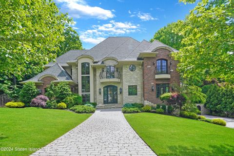 Photo of 77 Nevada Avenue, Staten Island, NY 10306 (MLS # 2403186)