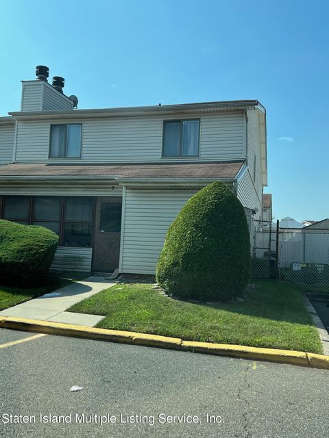 Photo of 8 Ada Drive #47, Staten Island, NY 10314 (MLS # 1165382)