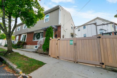 Photo of 114 Sunset Avenue, Staten Island, NY 10314 (MLS # 2505731)