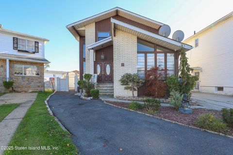 Photo of 55 Kenmore Street, Staten Island, NY 10312 (MLS # 2506319) Photo of 55 Kenmore Street, Staten Island, NY 10312 (MLS # 2506319)