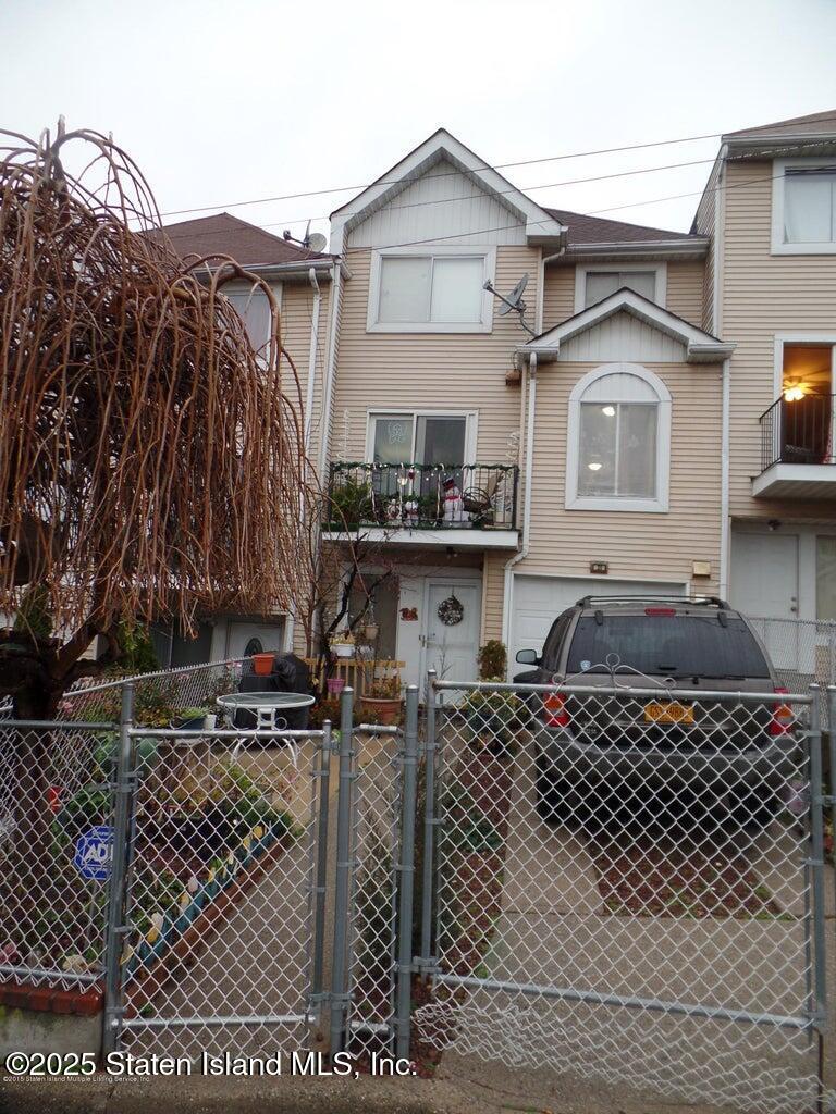 20 Tappen Court, Staten Island, New York image 2