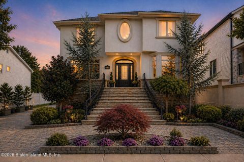 Photo of 42 Mosely Avenue, Staten Island, NY 10312 (MLS # 2602294)