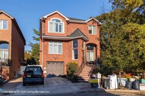 Photo of 7 Monahan Avenue, Staten Island, NY 10314 (MLS # 1163263)