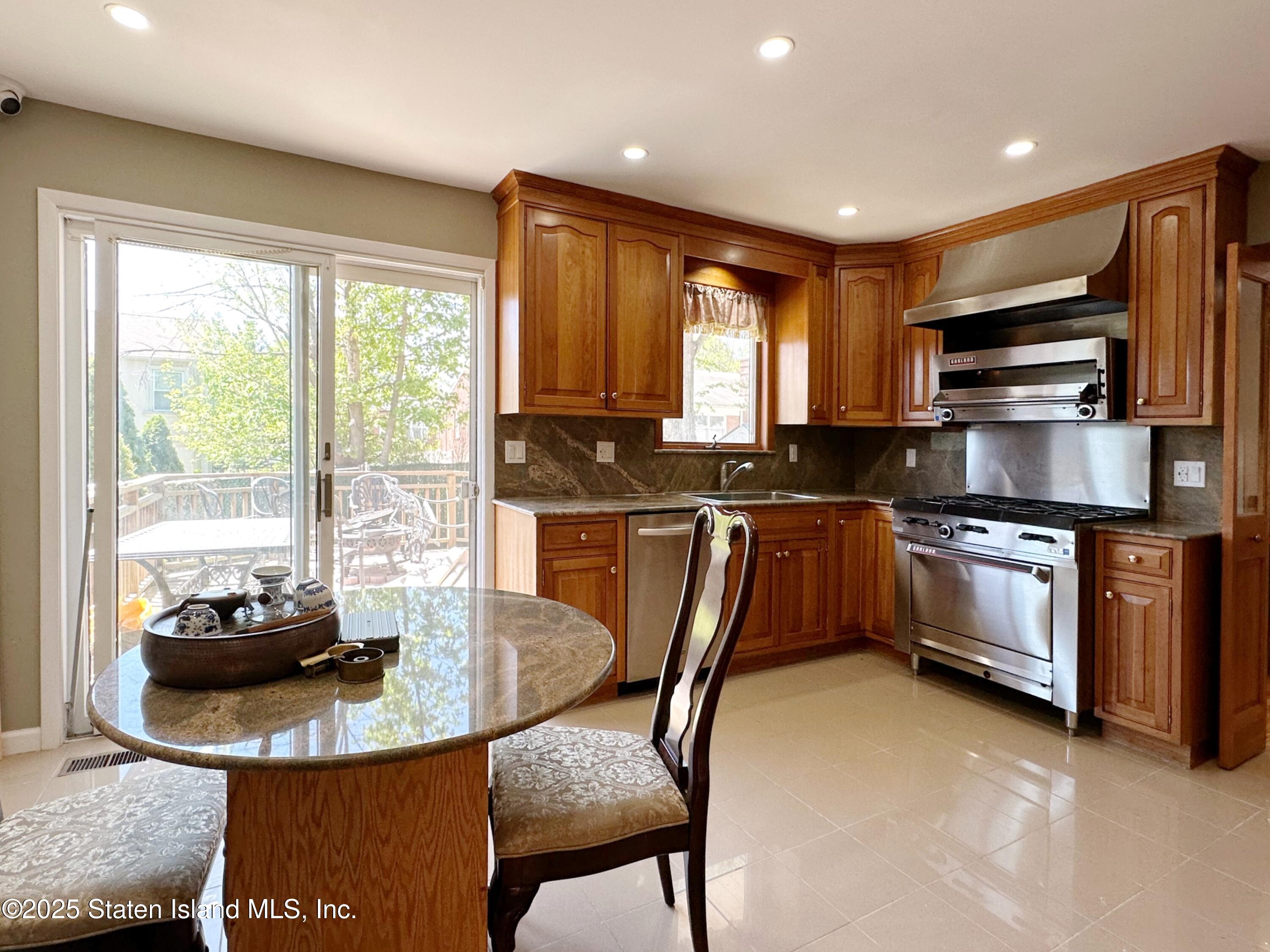 244 Four Corners Road, Staten Island, New York image 15