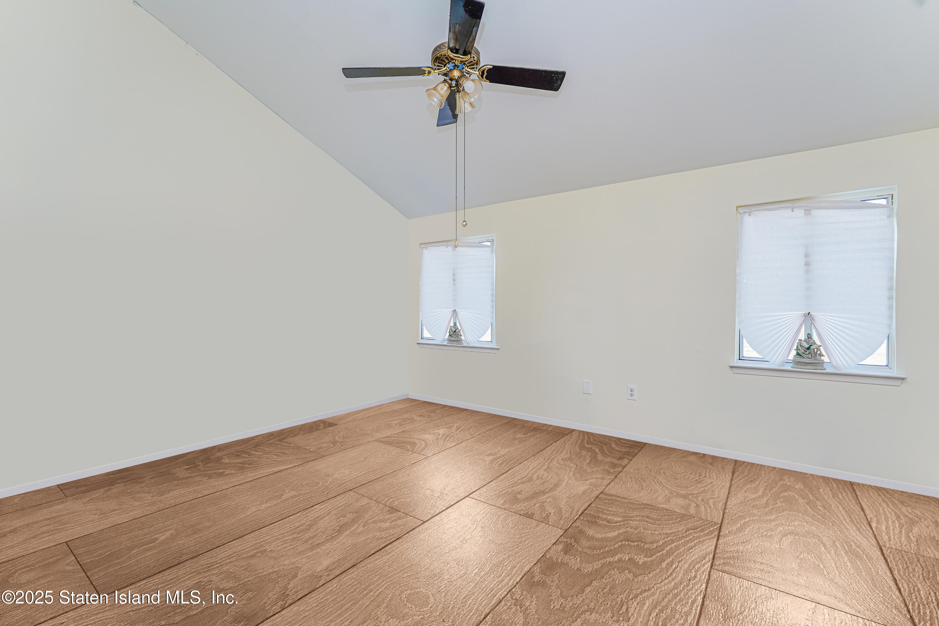 66 Adrianne Lane, Staten Island, New York image 12