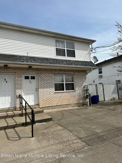 Photo of 73 Isernia Avenue, Staten Island, NY 10306 (MLS # 1160832)