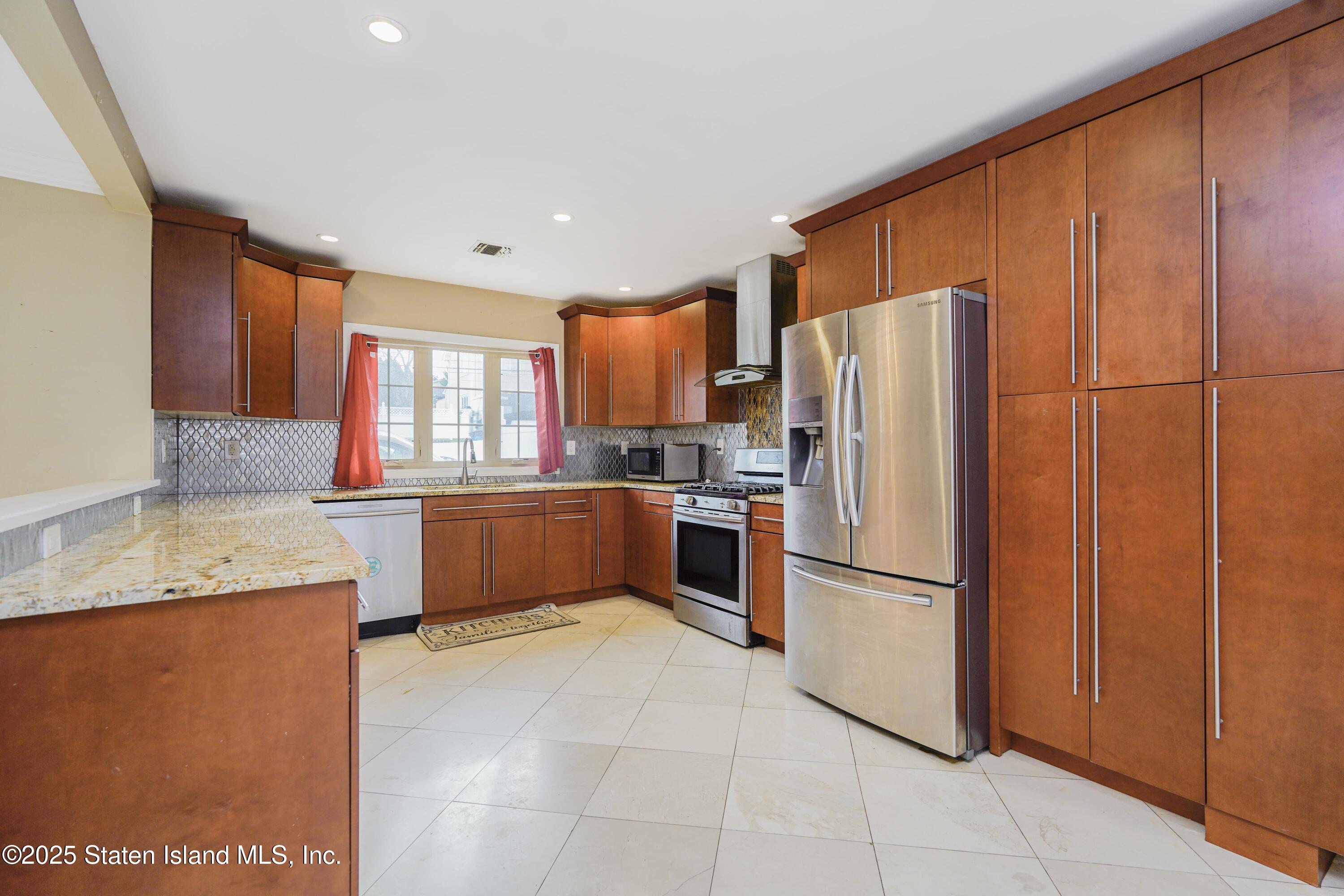 426 Slosson Avenue, Staten Island, New York image 10
