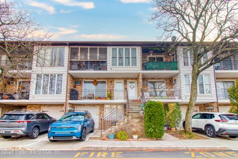 Photo of 52 Racal Court #A-2, Staten Island, NY 10314 (MLS # 2507018)