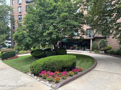 Photo of 850 Howard Avenue #L-J, Staten Island, NY 10301 (MLS # 2504713)