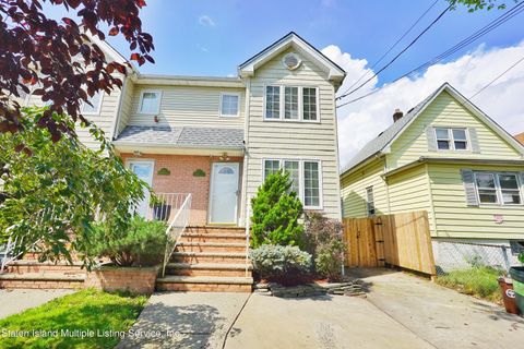 Photo of 151 Wild Avenue, Staten Island, NY 10314 (MLS # 1164249)
