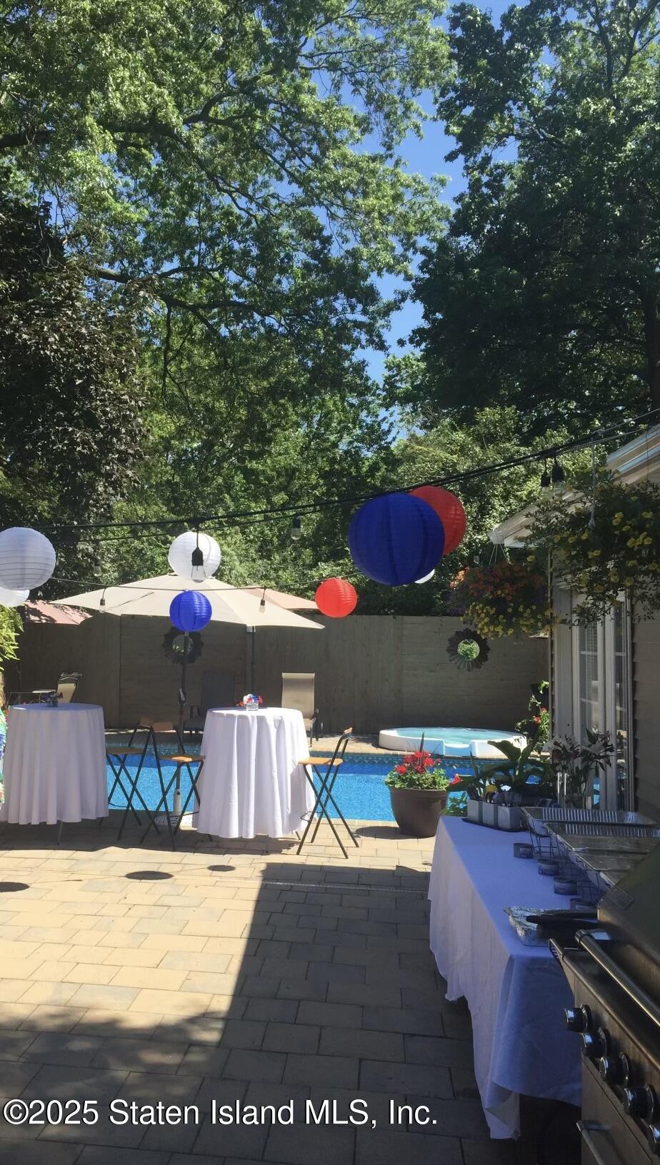 16 Stevenson Place Pl, Staten Island, New York image 2