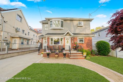 Photo of 25 Legion Place, Staten Island, NY 10305 (MLS # 2502354)