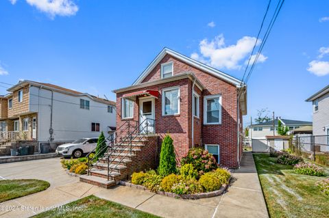 Photo of 59 Scott Avenue, Staten Island, NY 10305 (MLS # 2405280)