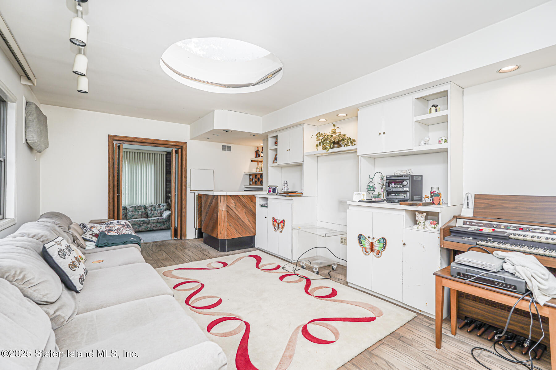 Staten Island, New York 10301, United States, 3 Bedrooms Bedrooms, ,2 BathroomsBathrooms,Residential,Active,216907