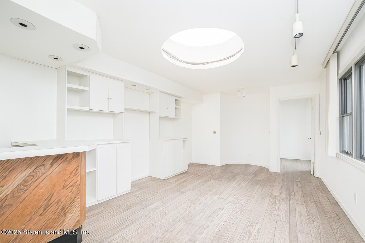 Staten Island, New York 10301, United States, 3 Bedrooms Bedrooms, ,2 BathroomsBathrooms,Residential,Active,216907