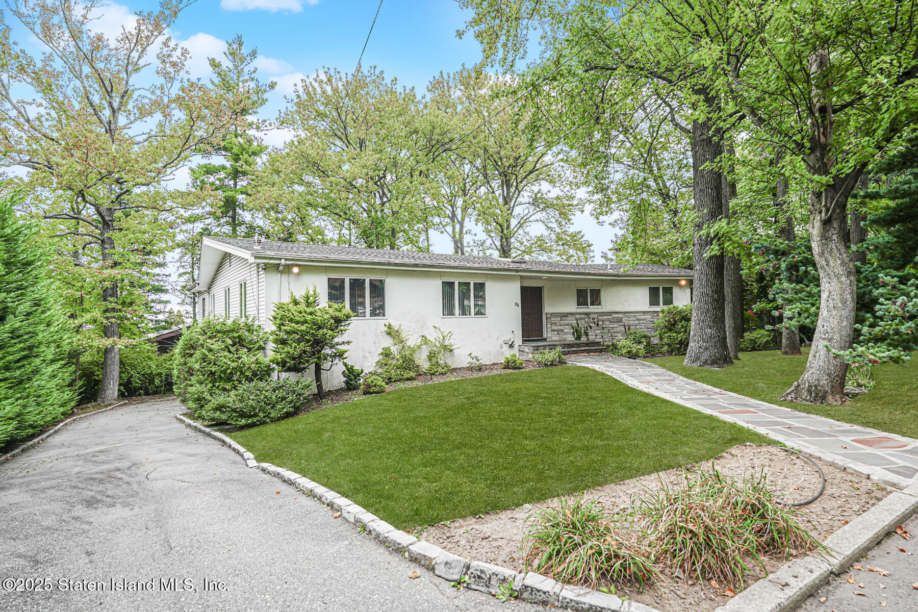 Staten Island, New York 10301, United States, 3 Bedrooms Bedrooms, ,2 BathroomsBathrooms,Residential,Active,216907