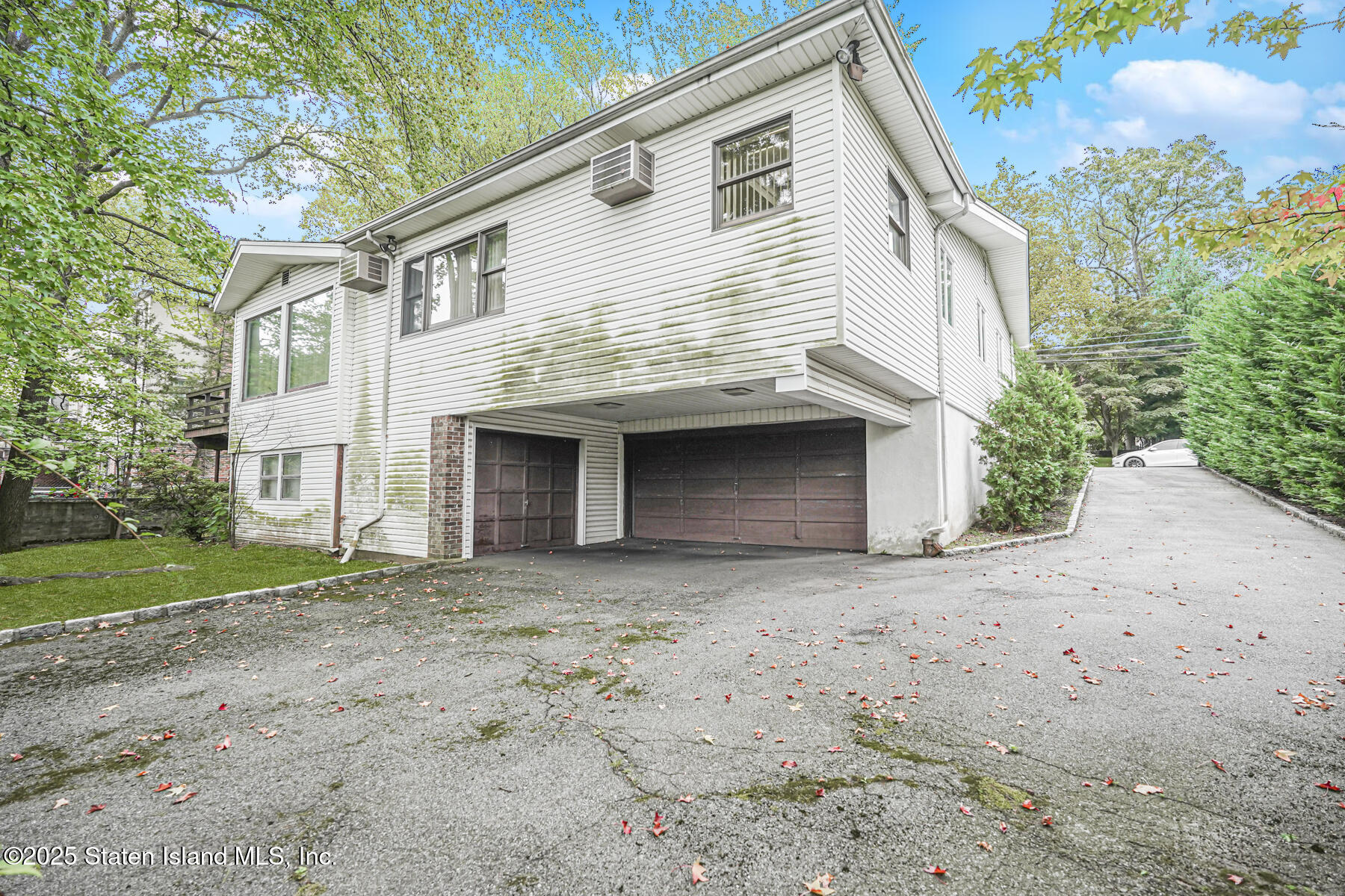 Staten Island, New York 10301, United States, 3 Bedrooms Bedrooms, ,2 BathroomsBathrooms,Residential,Active,216907