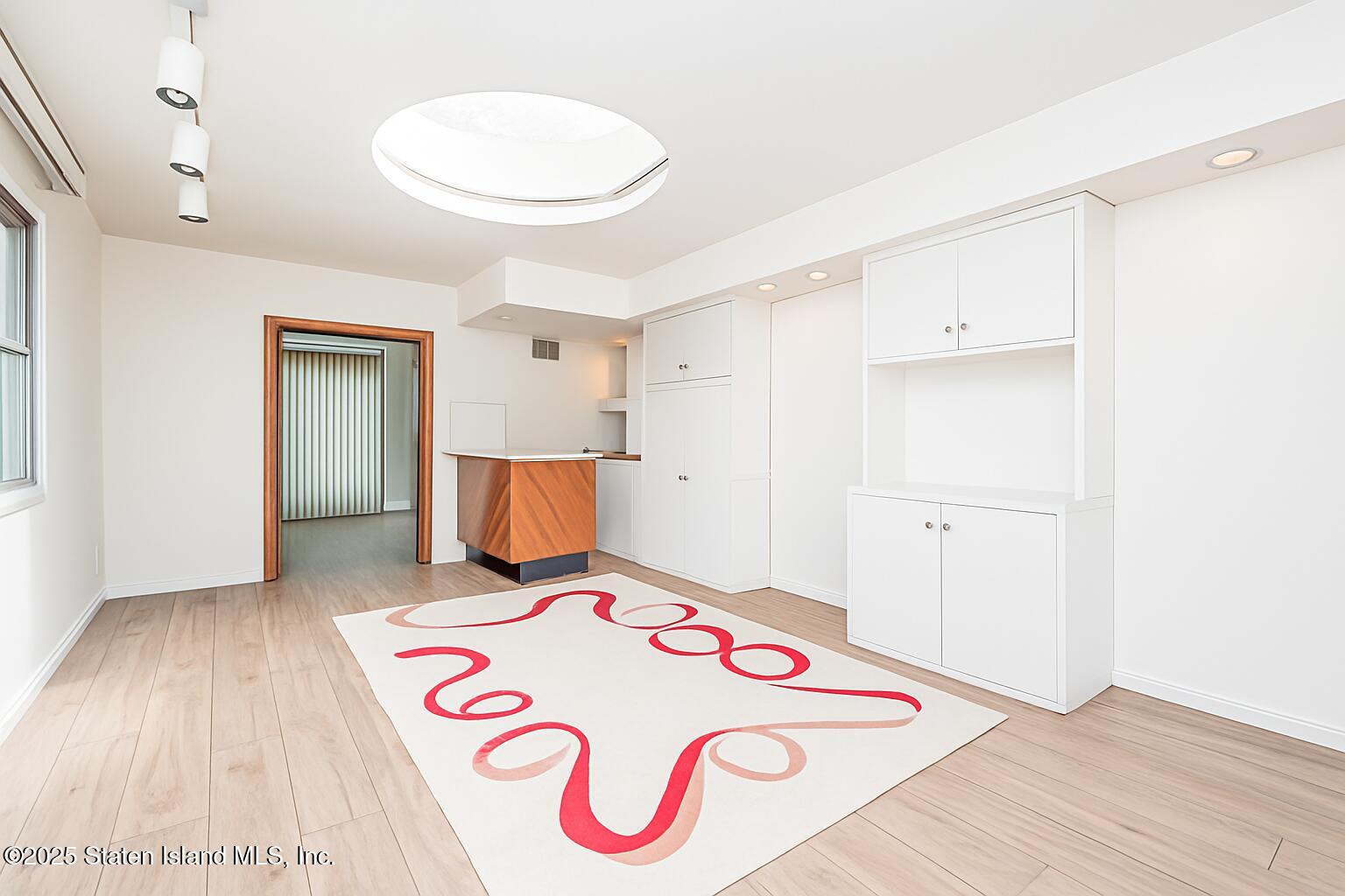 Staten Island, New York 10301, United States, 3 Bedrooms Bedrooms, ,2 BathroomsBathrooms,Residential,Active,216907