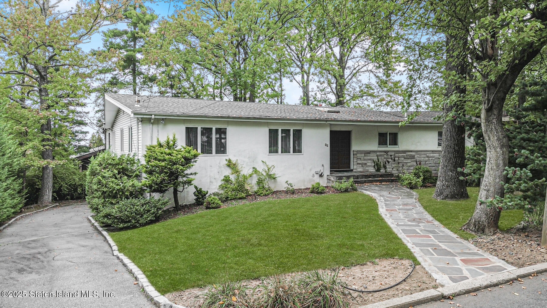 Staten Island, New York 10301, United States, 3 Bedrooms Bedrooms, ,2 BathroomsBathrooms,Residential,Active,216907