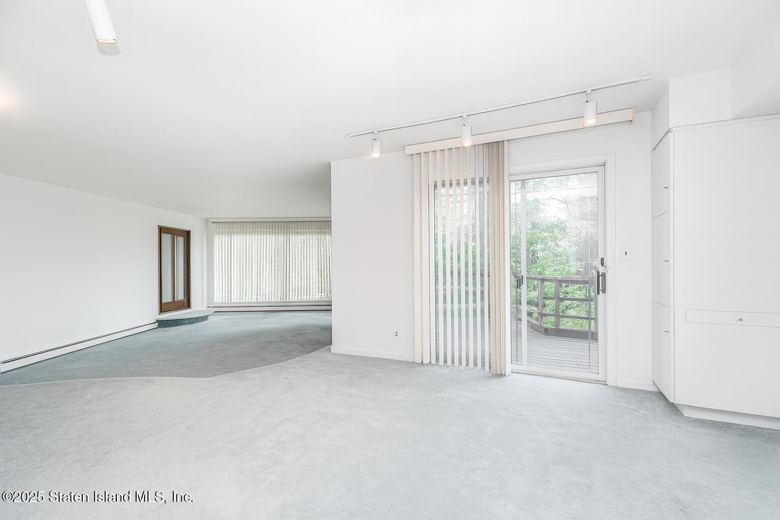 Staten Island, New York 10301, United States, 3 Bedrooms Bedrooms, ,2 BathroomsBathrooms,Residential,Active,216907