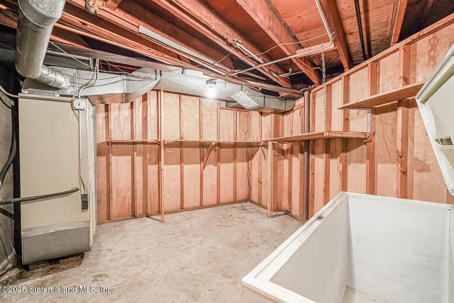 Staten Island, New York 10301, United States, 3 Bedrooms Bedrooms, ,2 BathroomsBathrooms,Residential,Active,216907