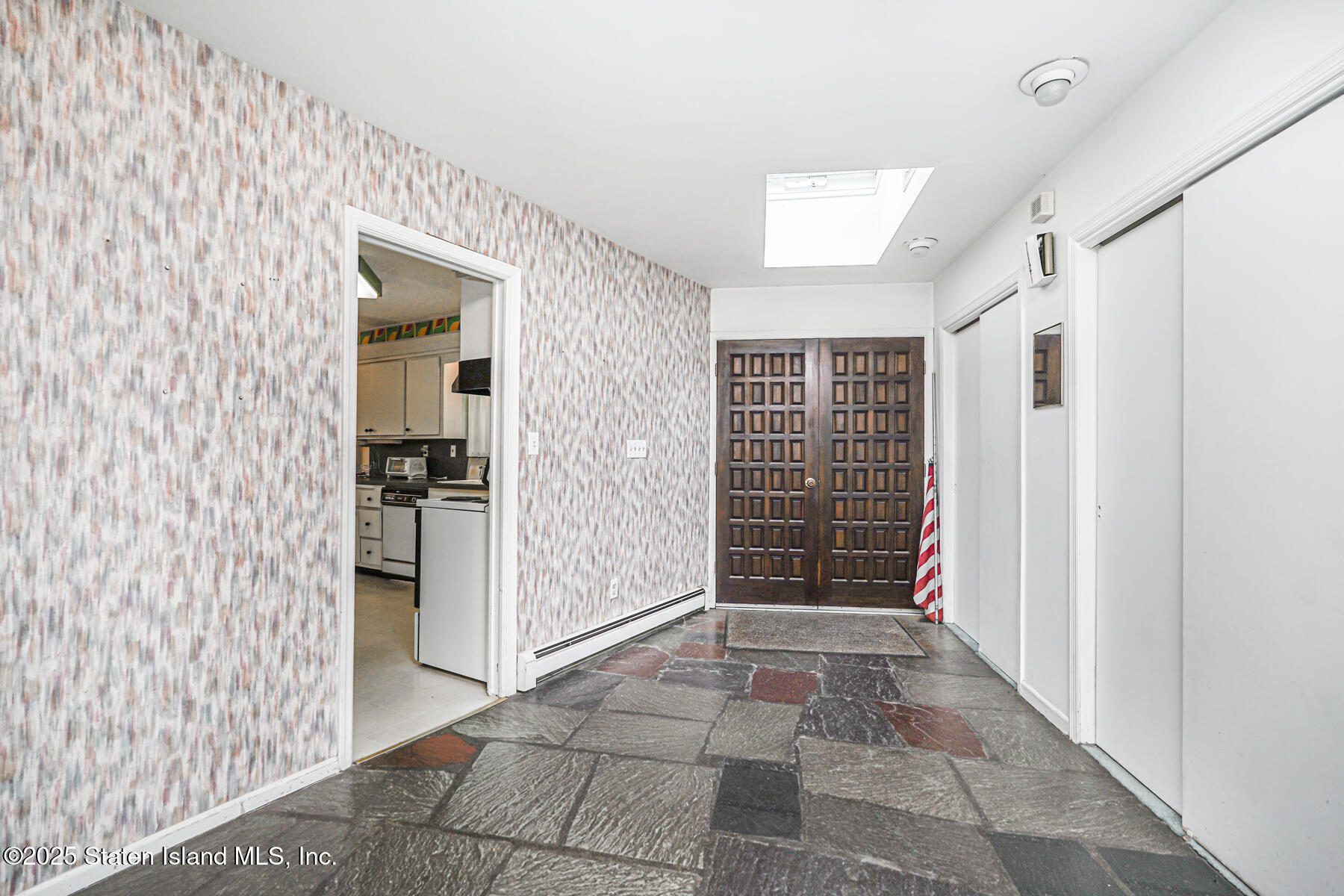 Staten Island, New York 10301, United States, 3 Bedrooms Bedrooms, ,2 BathroomsBathrooms,Residential,Active,216907