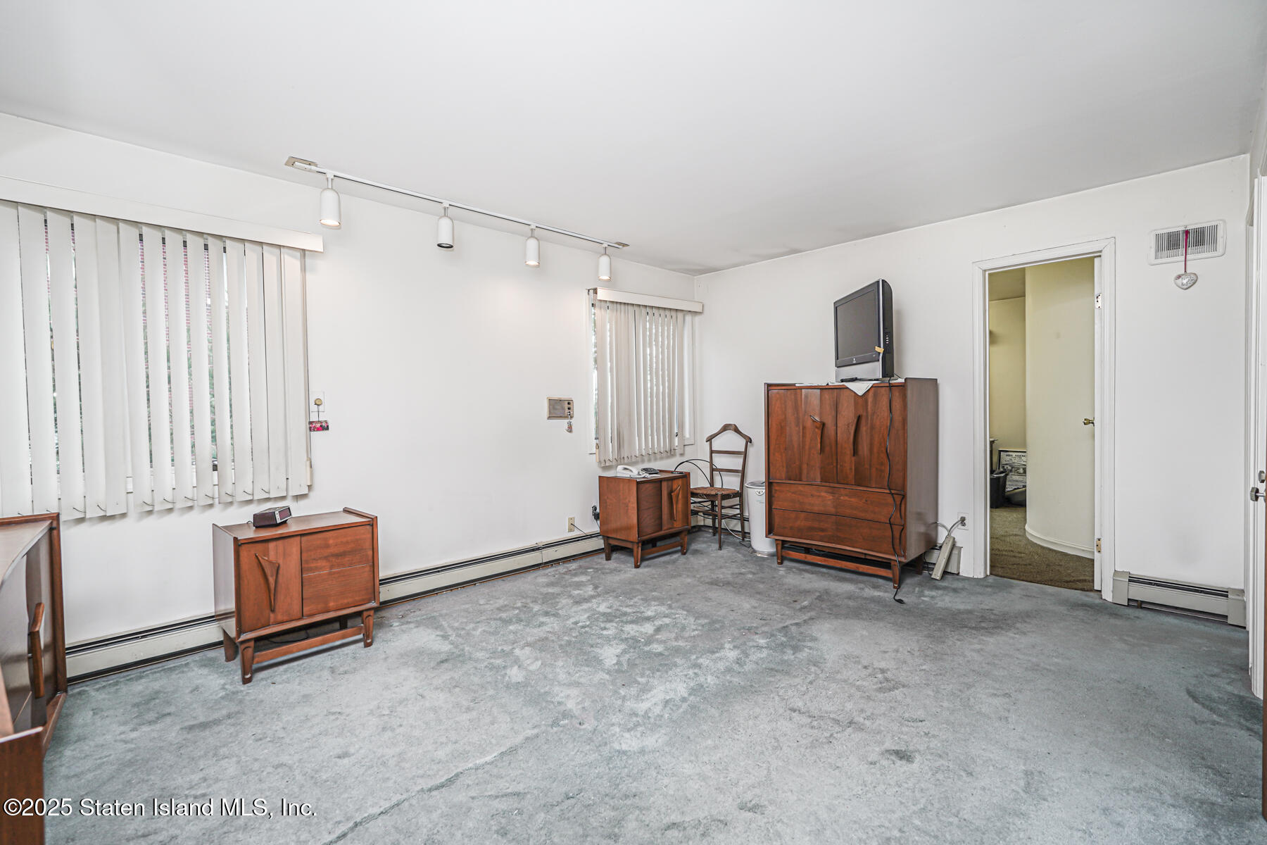 Staten Island, New York 10301, United States, 3 Bedrooms Bedrooms, ,2 BathroomsBathrooms,Residential,Active,216907