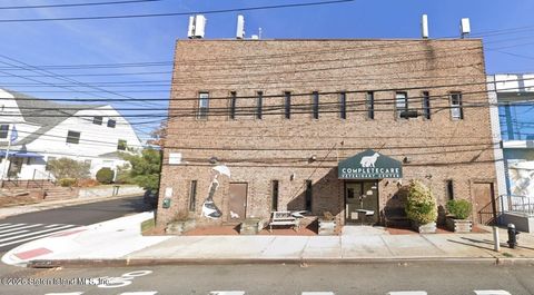 Photo of 1293 Clove Road, Staten Island, NY 10301 (MLS # 2601157)