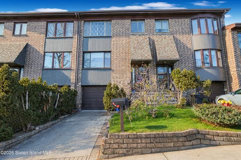 Photo of 321 Hillbrook Drive, Staten Island, NY 10305 (MLS # 2600446)