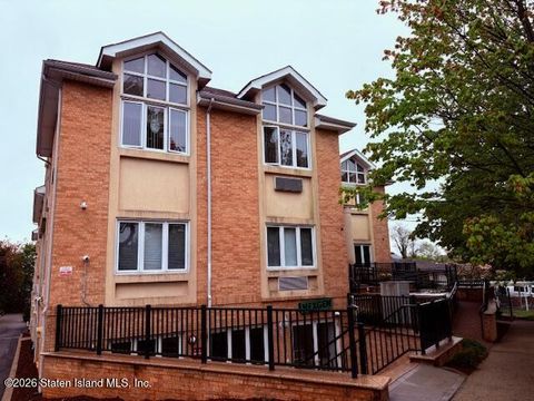 Photo of 6 Arc Place #A7, Staten Island, NY 10306 (MLS # 2602387)