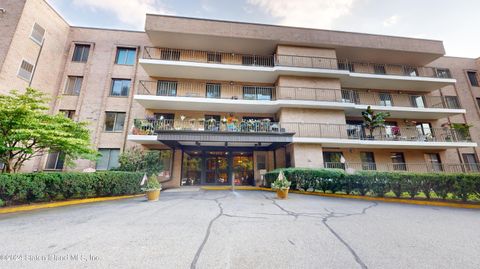 Photo of 3465 Amboy Road #1k, Staten Island, NY 10306 (MLS # 2405434)