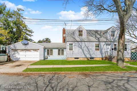 Photo of 245 Garrison Avenue, Staten Island, NY 10314 (MLS # 2601687)