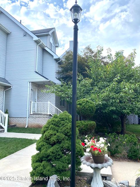 Photo of 45 Fairlawn Loop, Staten Island, NY 10308 (MLS # 2505319)
