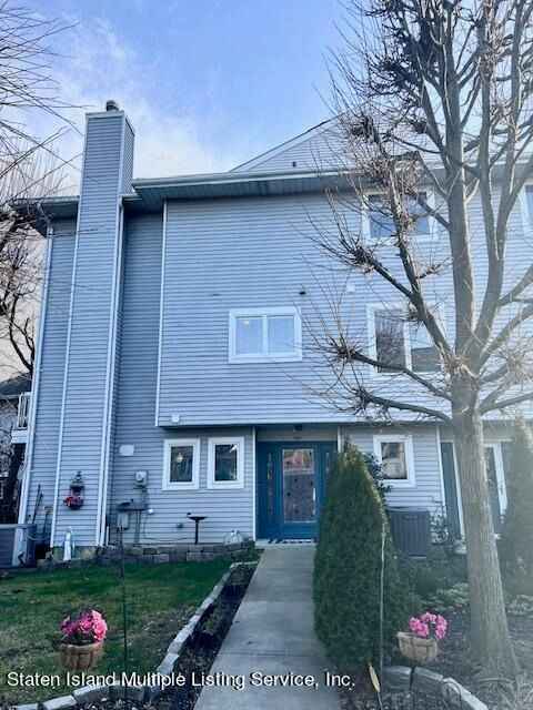 Photo of 143 Admiralty Loop, Staten Island, NY 10309 (MLS # 2400150)