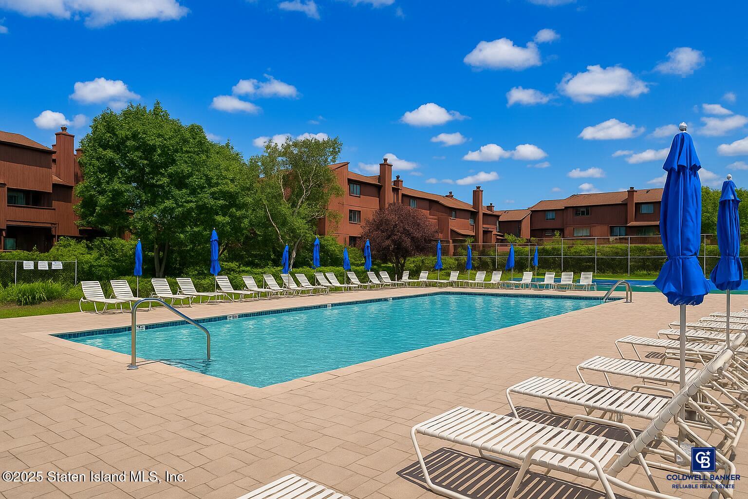 995 W Fingerboard Road, Staten Island, New York image 19