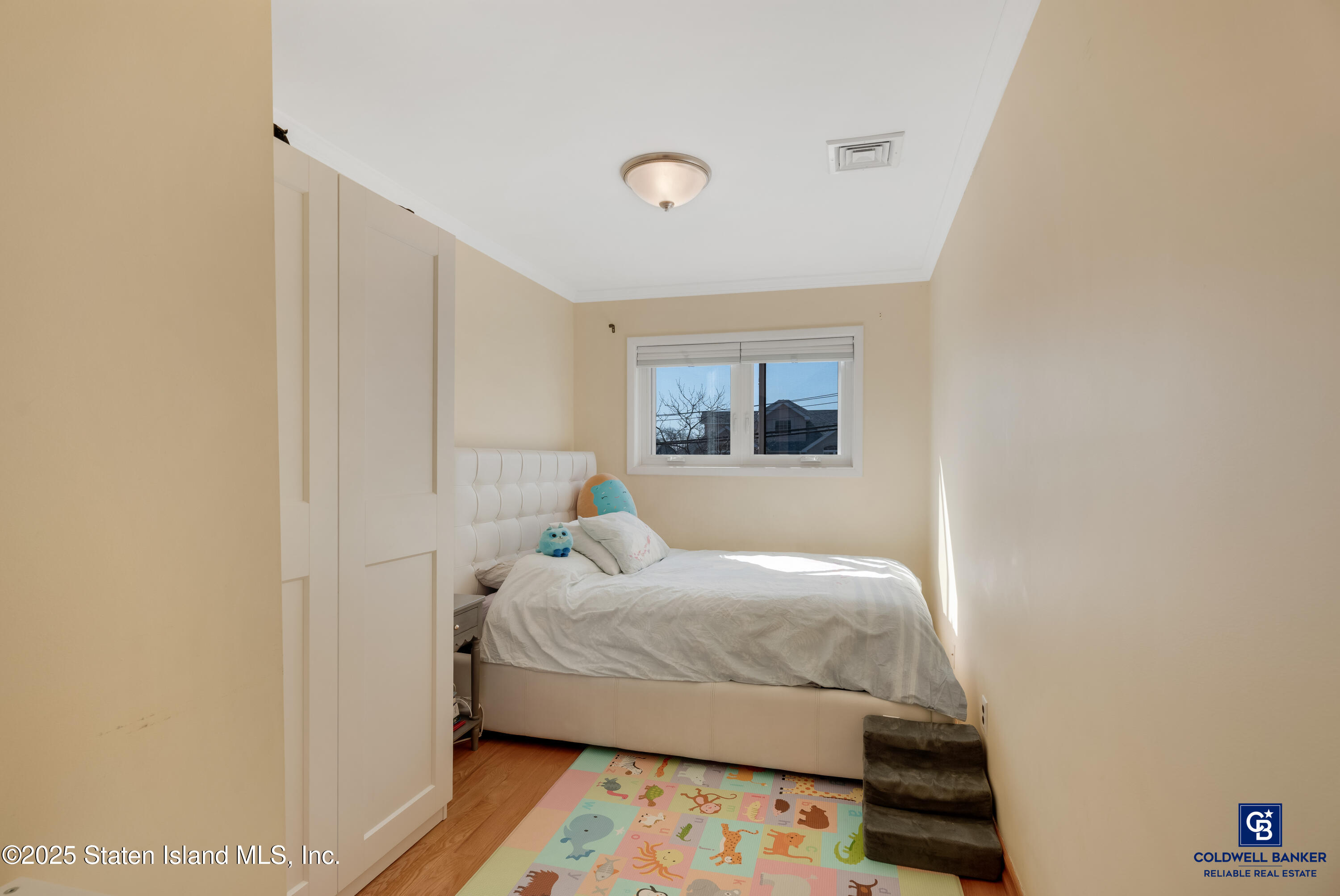 995 W Fingerboard Road, Staten Island, New York image 11