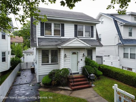 Photo of 83 East Raleigh Avenue, Staten Island, NY 10310 (MLS # 1162569)
