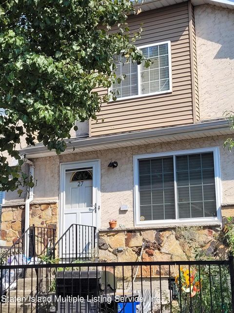 Photo of 27 Sky Lane, Staten Island, NY 10304 (MLS # 1163828)