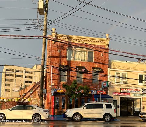 Photo of 977 Bay Street, Staten Island, NY 10305 (MLS # 2404554)