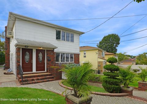 Photo of 2 Holly Street, Staten Island, NY 10304 (MLS # 1164574)