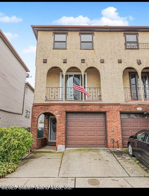Photo of 16 Ebey Lane, Staten Island, NY 10312 (MLS # 2504729)