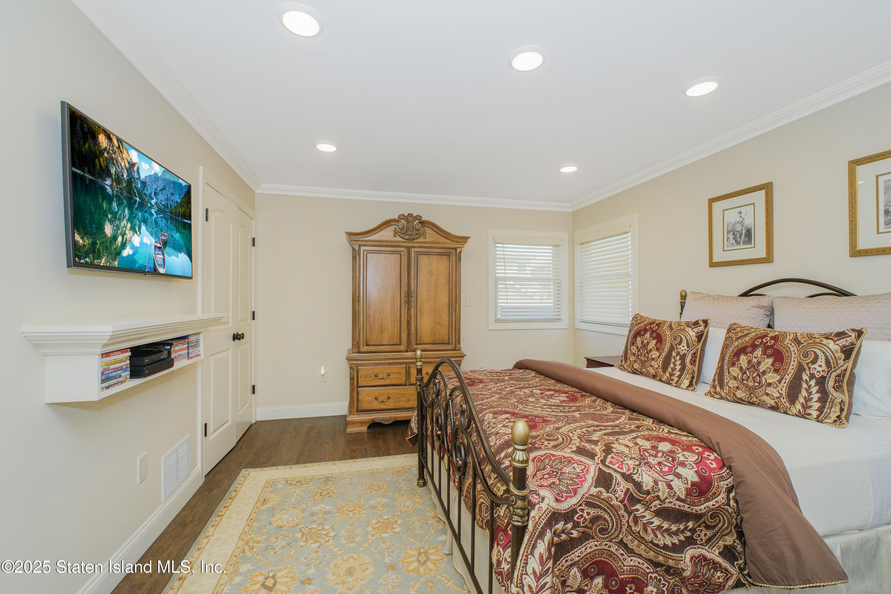269 Chesterton Avenue, Staten Island, New York image 9