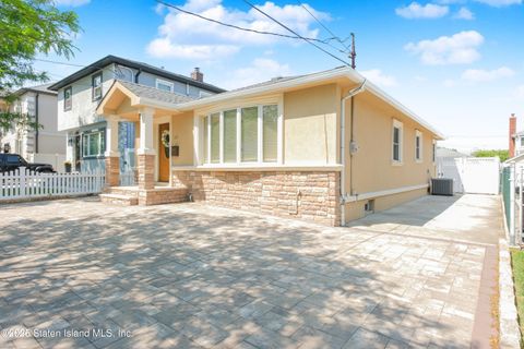 Photo of 269 Chesterton Avenue, Staten Island, NY 10306 (MLS # 2503090)
